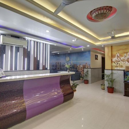 Hotel Smart Signature Delhi Airport Нью-Дели Экстерьер фото