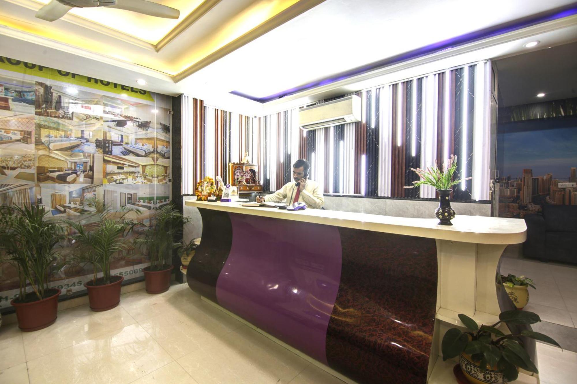 Hotel Smart Signature Delhi Airport Нью-Дели Экстерьер фото
